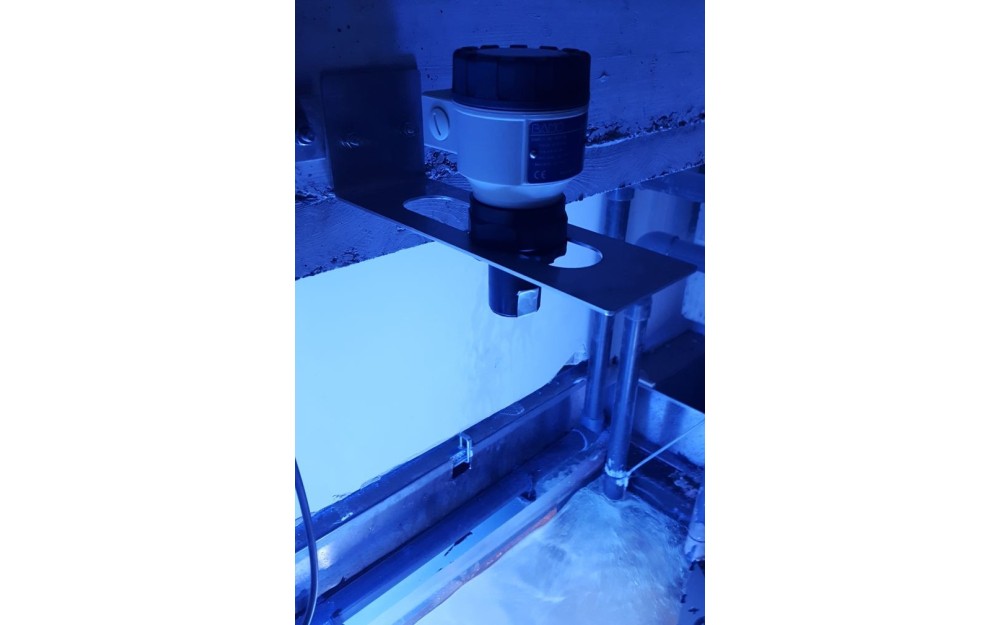 Suivi de niveau par ultrasons sur un aquarium récifal de 18 000 litres